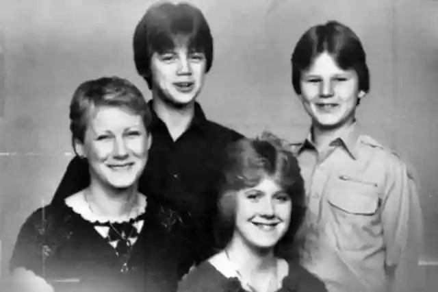 Peggy and her 3 children - George Trepal When Group of GENIUSES Kill for FUN
